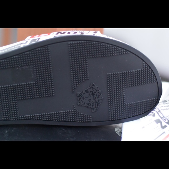 ❗️LAST ONE❗️VERSACE Newspaper Tabloid Print Slides - Picture 8 of 8